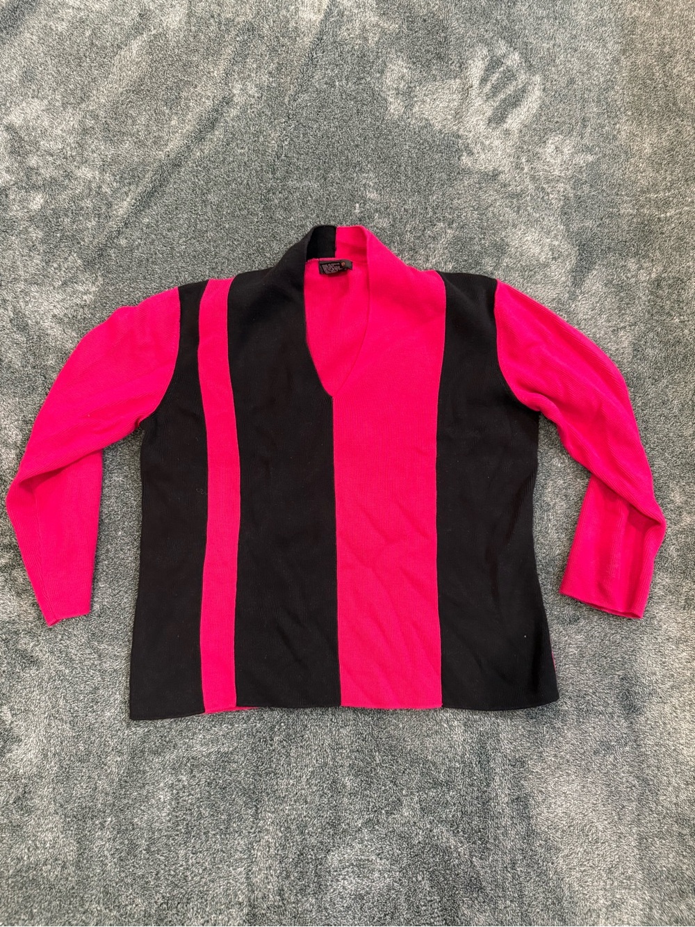 EVIE Black and Hot Pink V-Neck Pullover